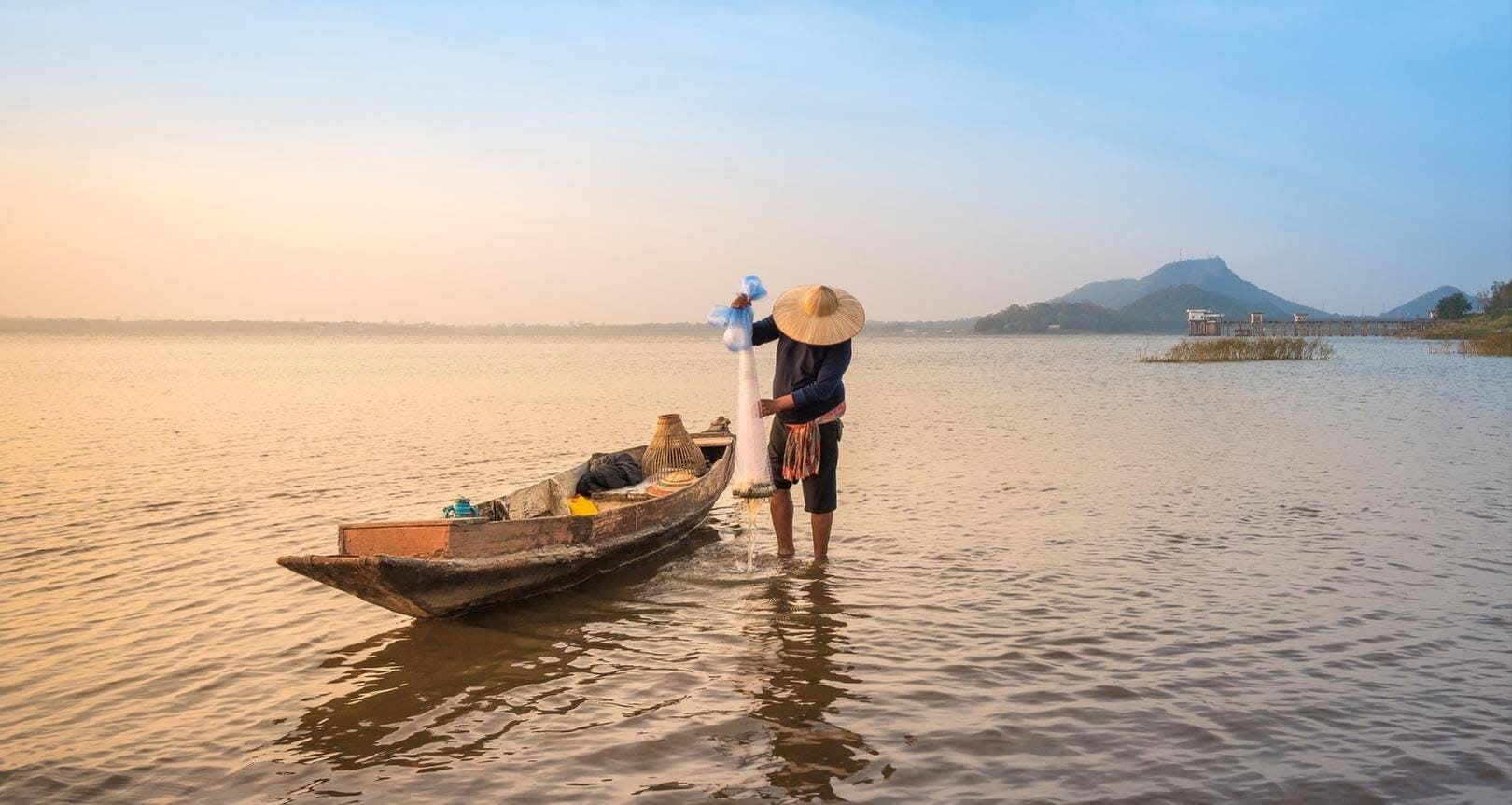 fisherman in vietnam