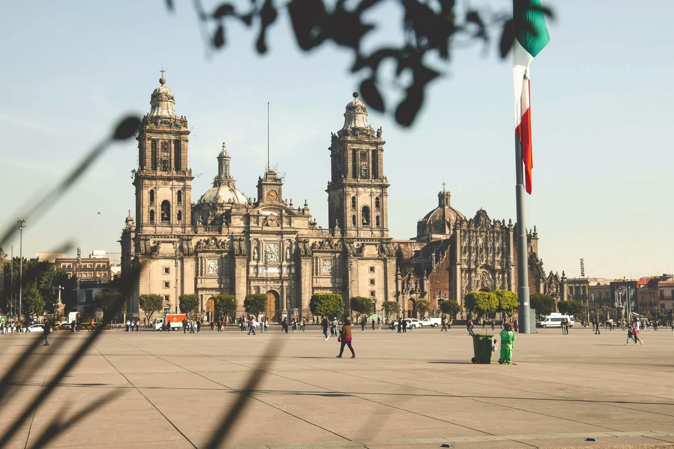 picture of main square in mexico city