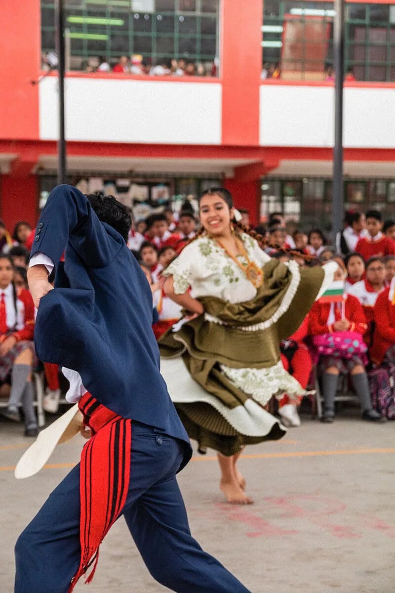 dancers in lima